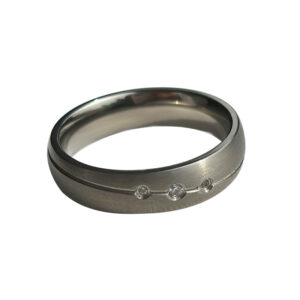 high quality fashion ring pure titanium wedding ring with three stones