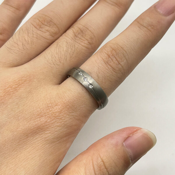 titanium diamond engagement ring